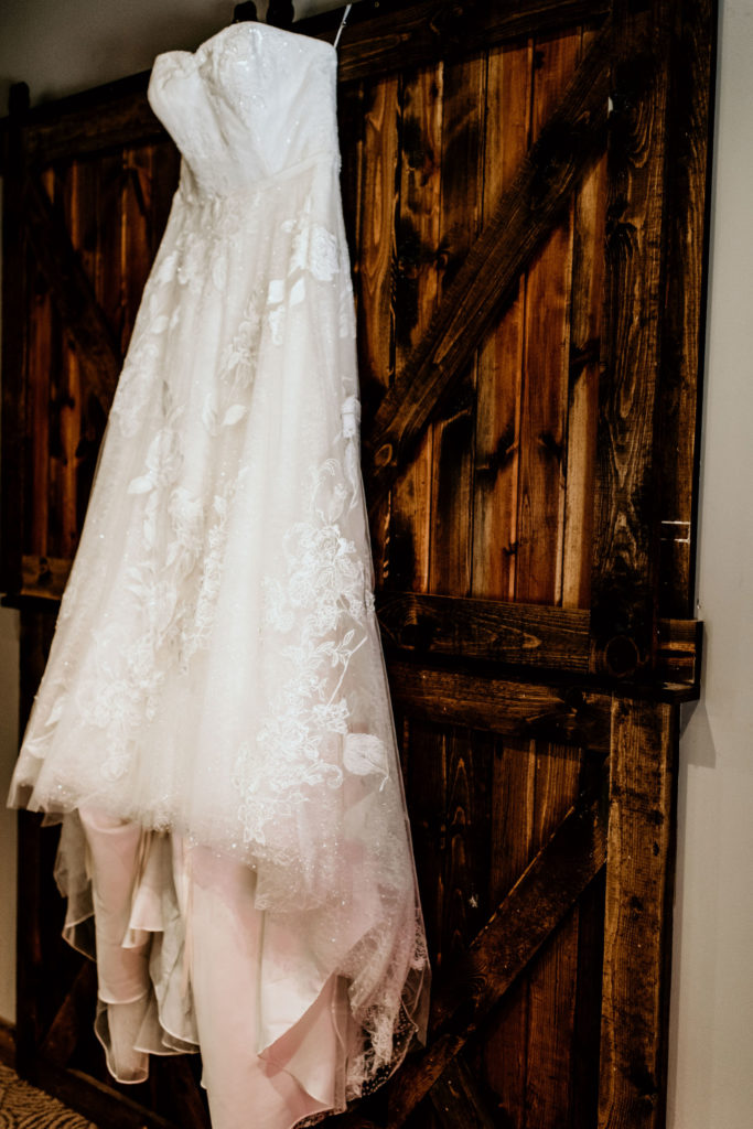 Conklin S Barn Wedding Illinois Photographs By Teresa